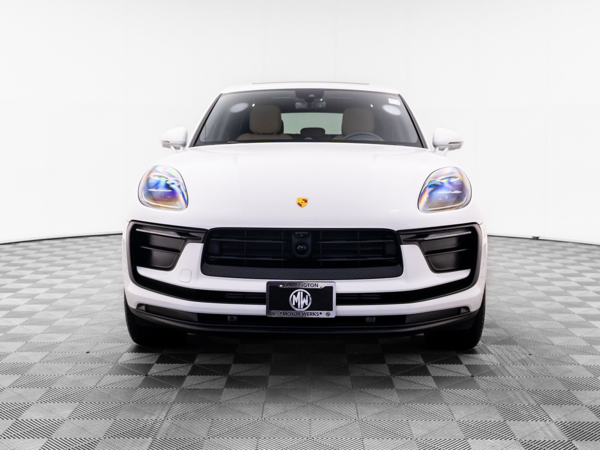 Certified 2026 Porsche Macan AWD/4WD image 9