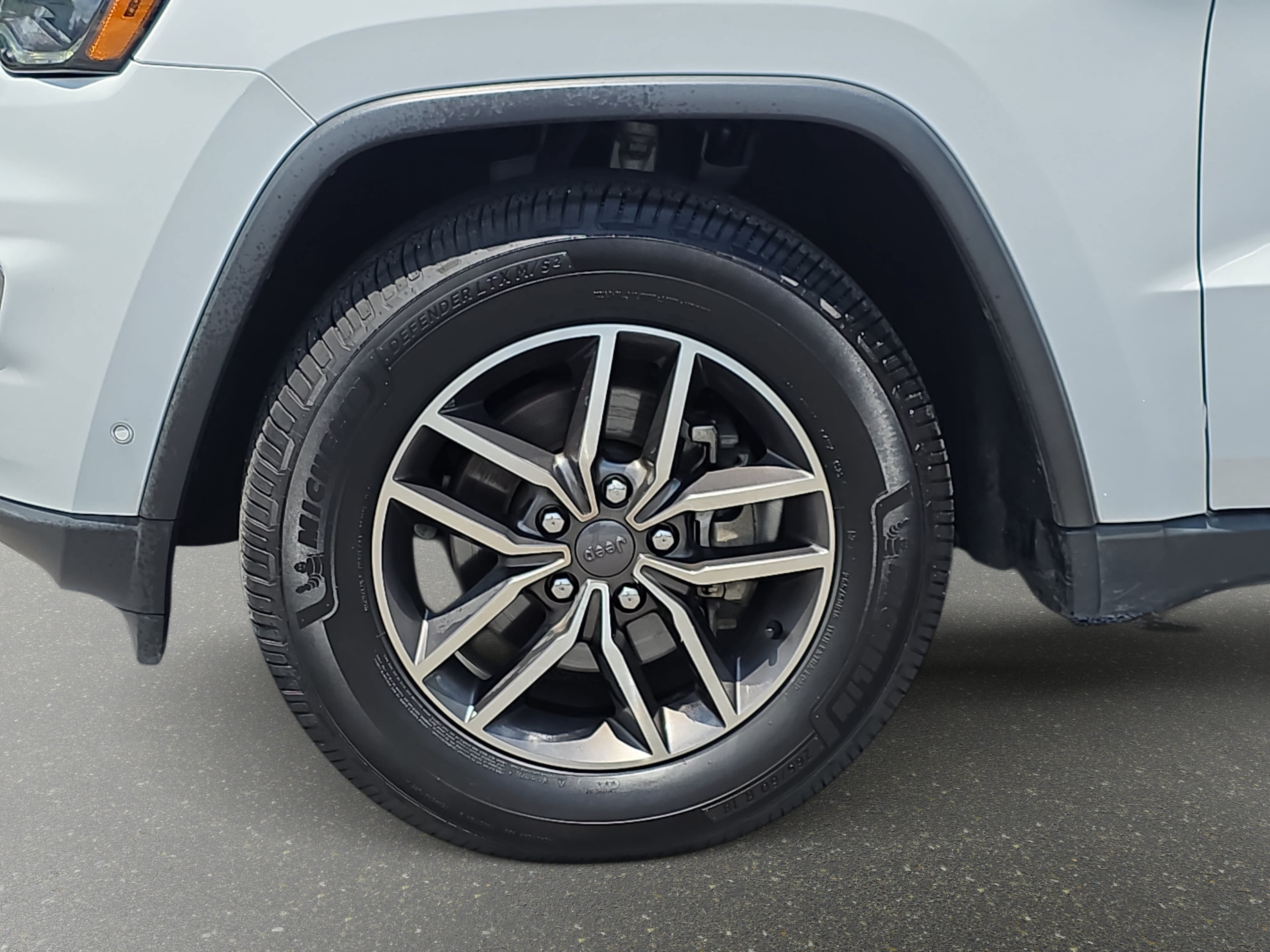 Used 2020 Jeep Grand Cherokee Limited w/ Luxury Group II AWD/4WD image 30