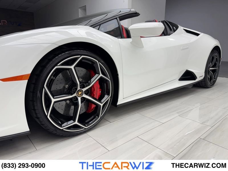 Used 2020 Lamborghini Huracan EVO image 14
