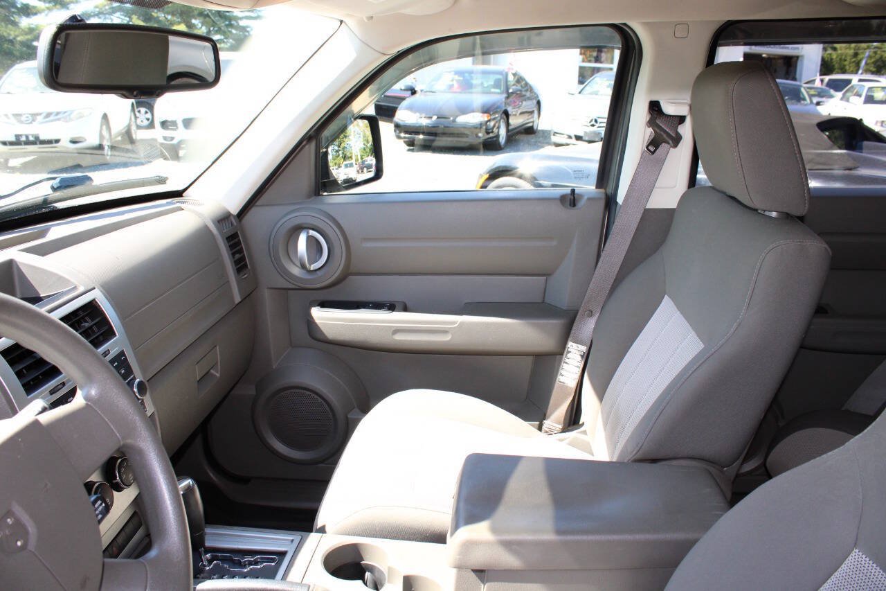Used 2007 Dodge Nitro SXT AWD/4WD image 14