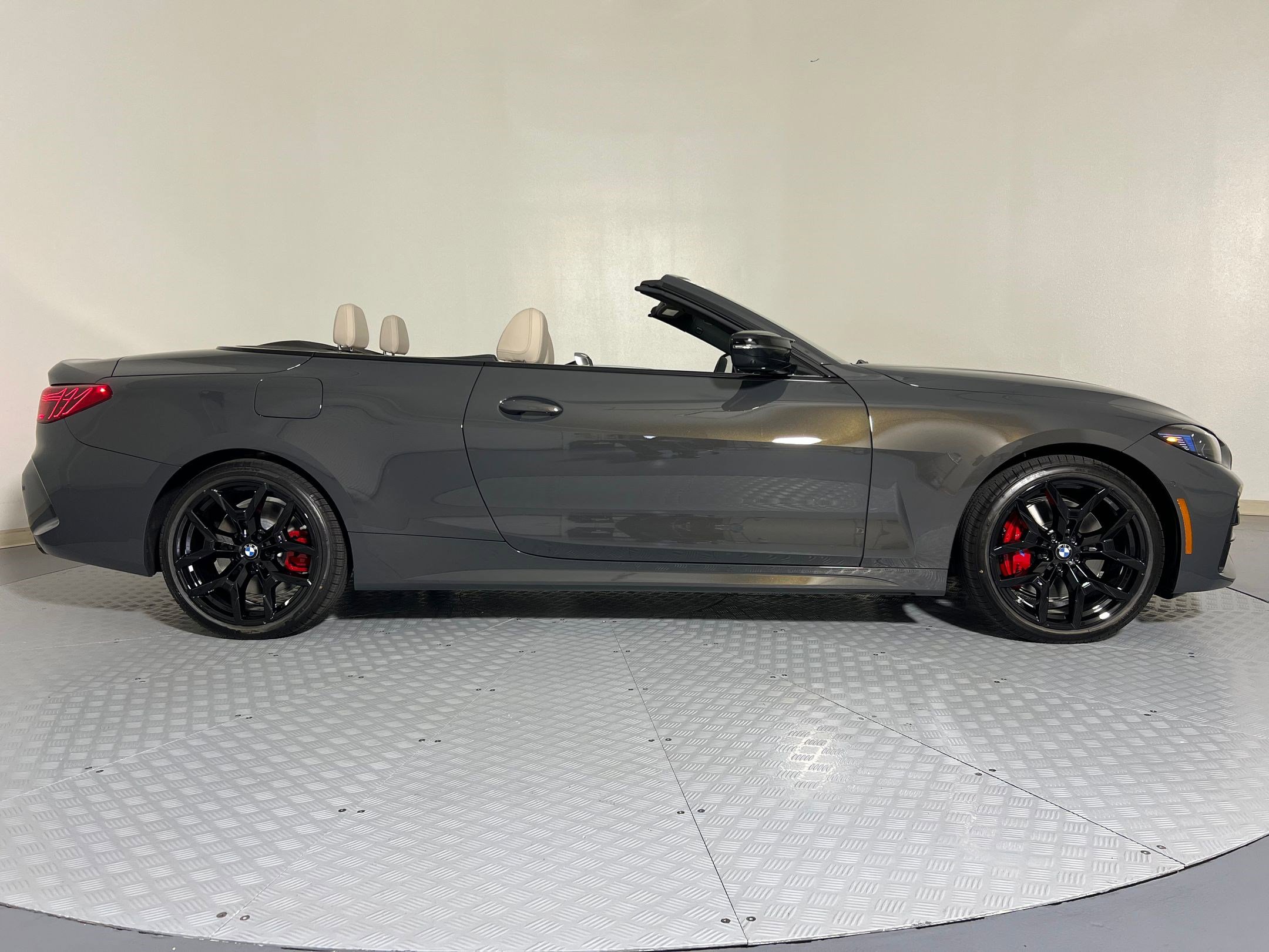 New 2026 BMW 440i xDrive Convertible image 8