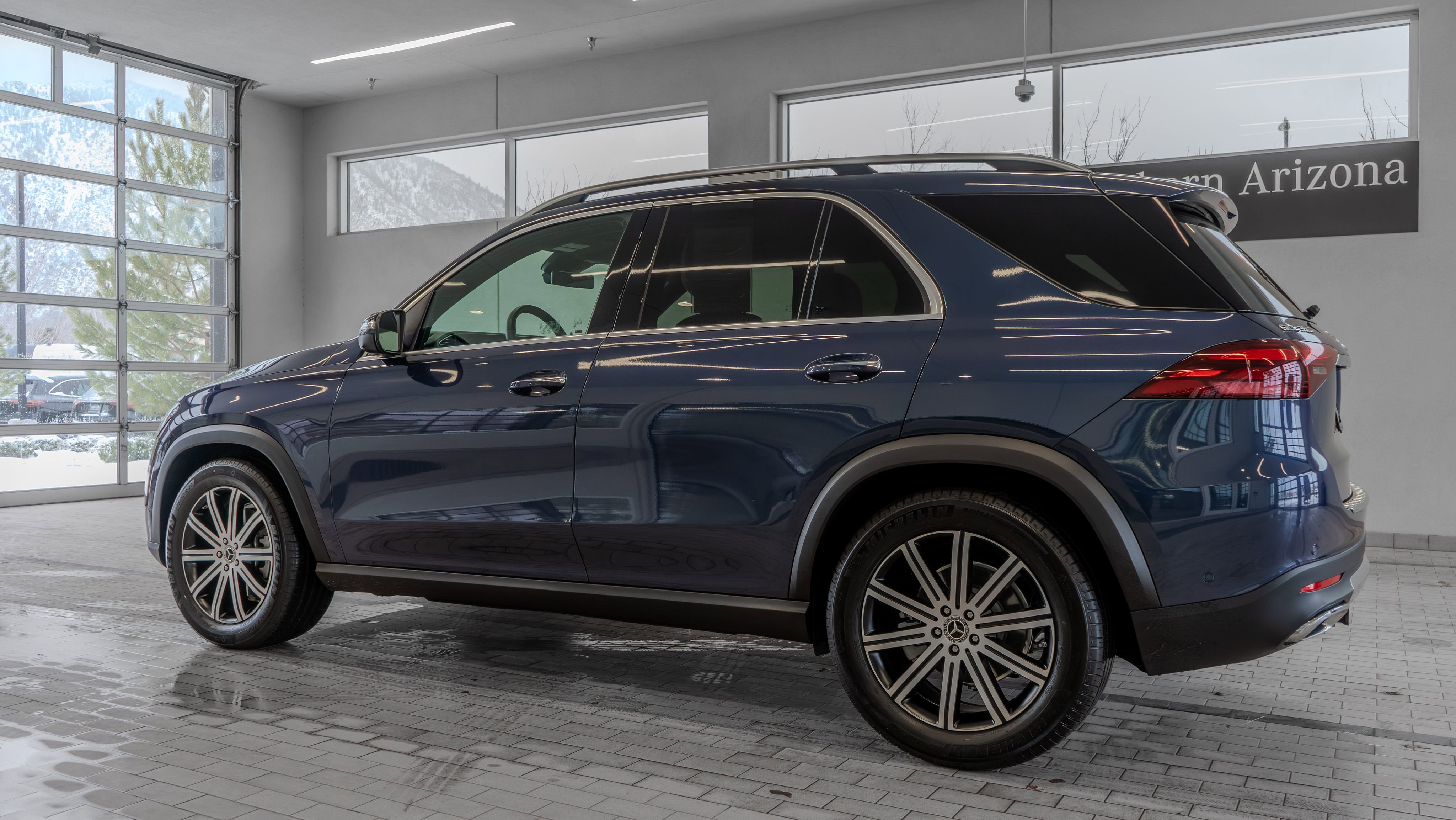 Used 2024 Mercedes-Benz GLE 350 4MATIC image 13