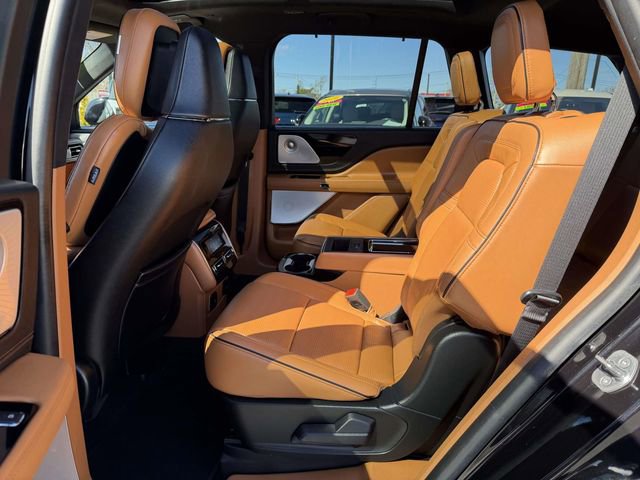 Used 2023 Lincoln Aviator Black Label w/ Jet Package image 13