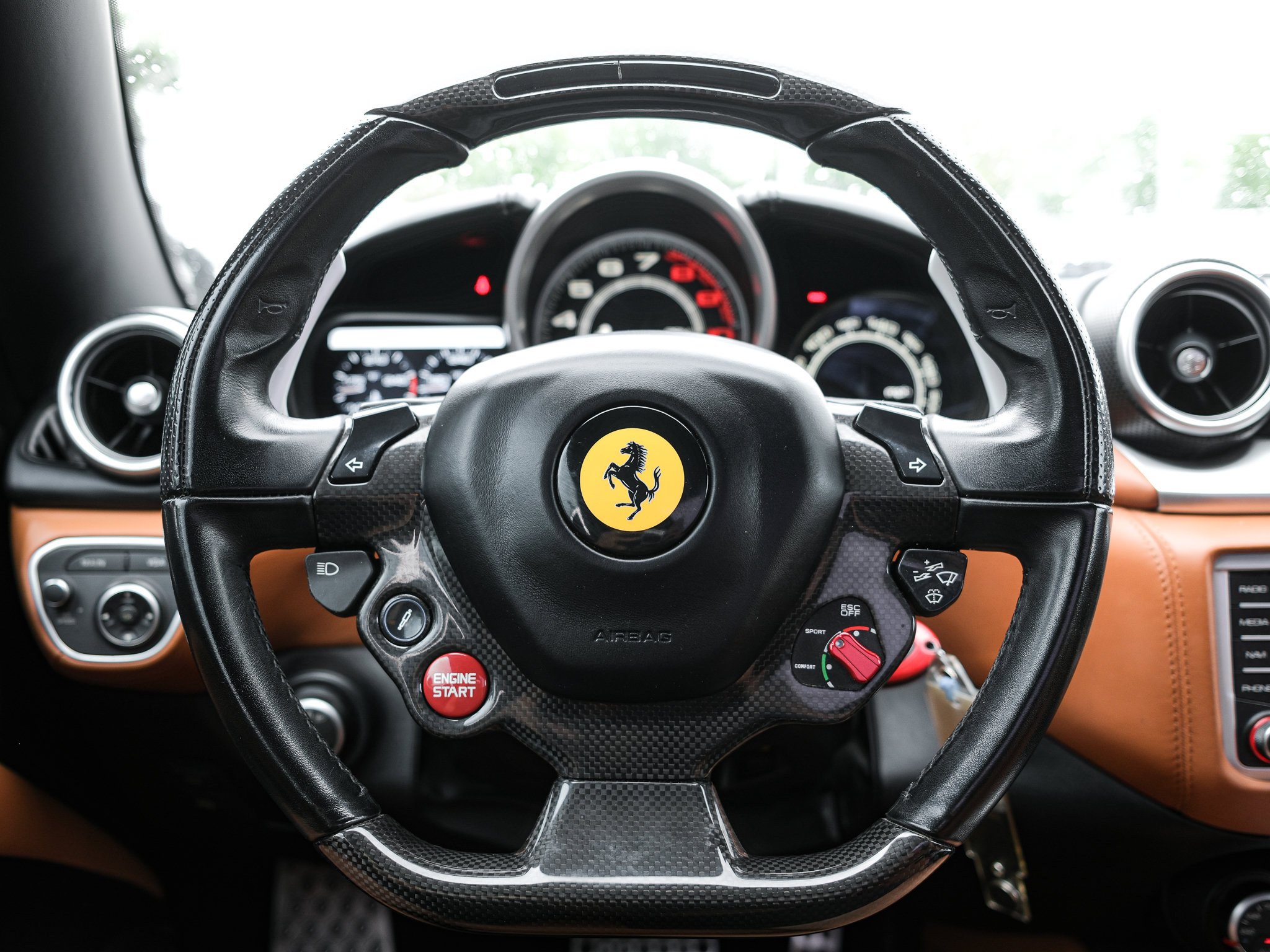 Used 2017 Ferrari California T RWD image 19