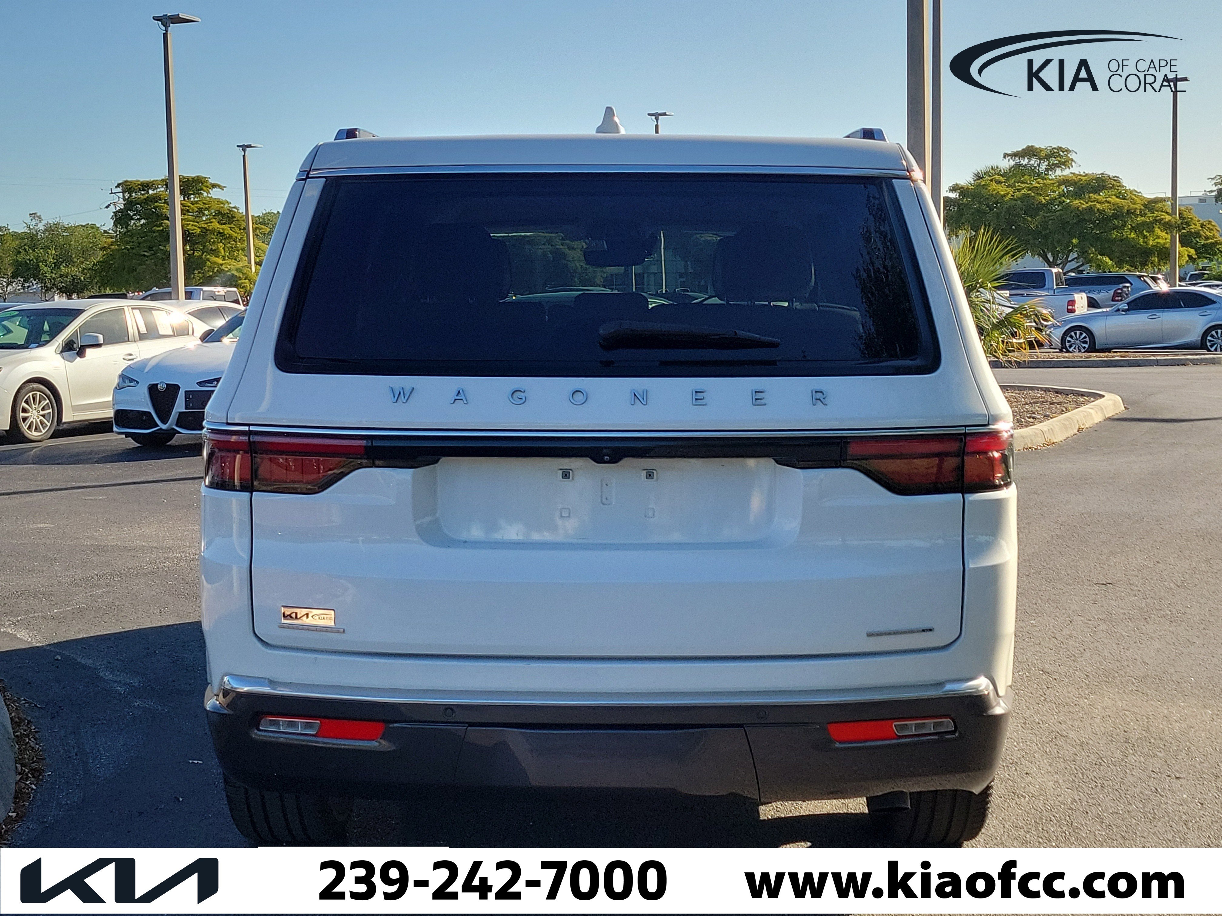 Used 2022 Jeep Wagoneer Series III w/ Flexible Seating Group image 5