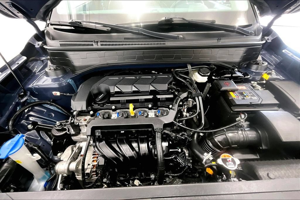 Certified 2024 Hyundai Venue Limited FWD image 9