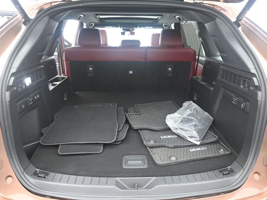 Used 2025 MAZDA CX-70 Plug-In Hybrid w/ Premium Plus image 18