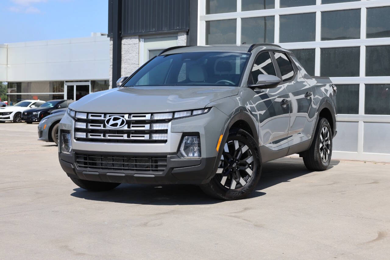 Used 2025 Hyundai Santa Cruz SEL FWD image 3