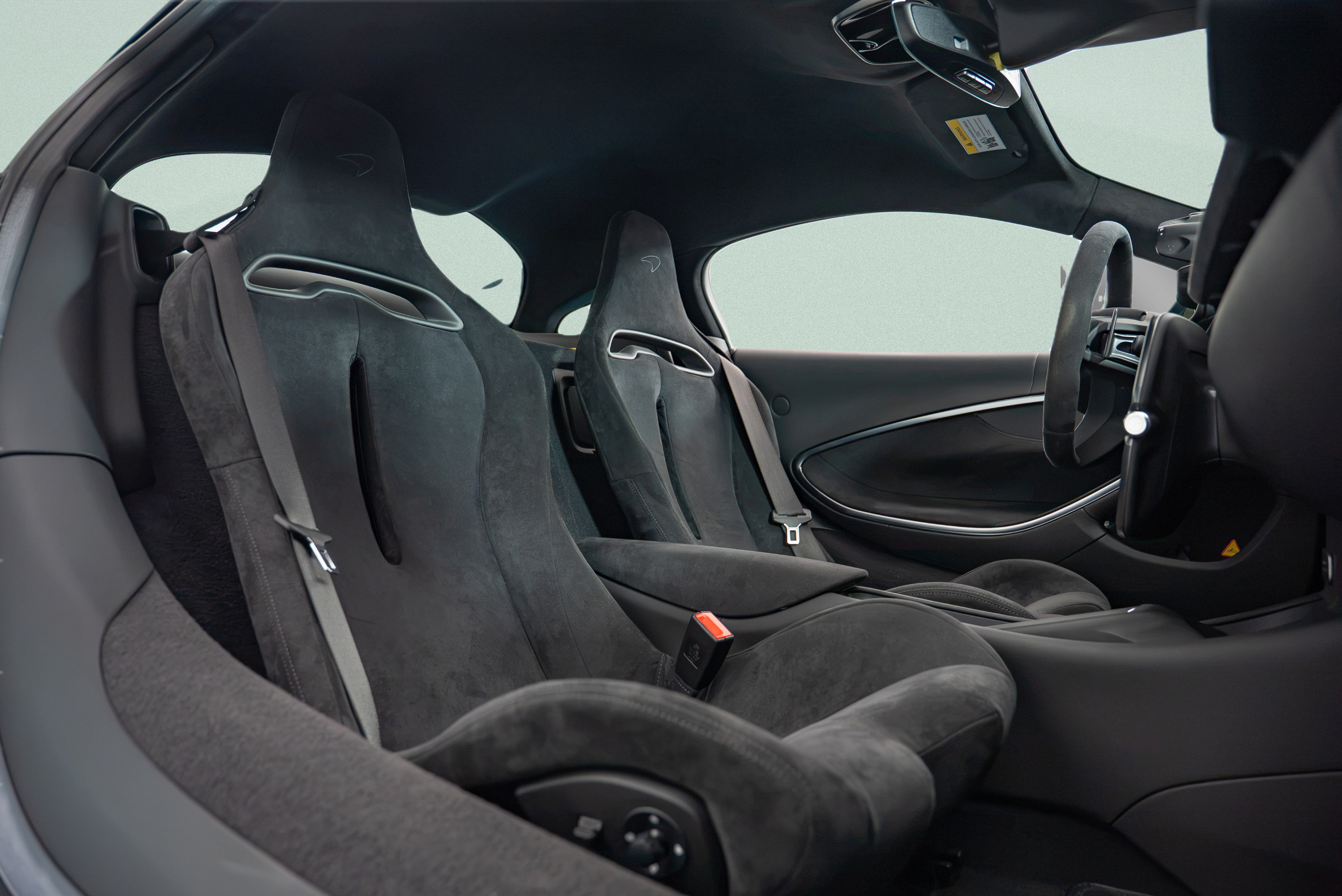 Used 2023 McLaren Artura RWD image 10