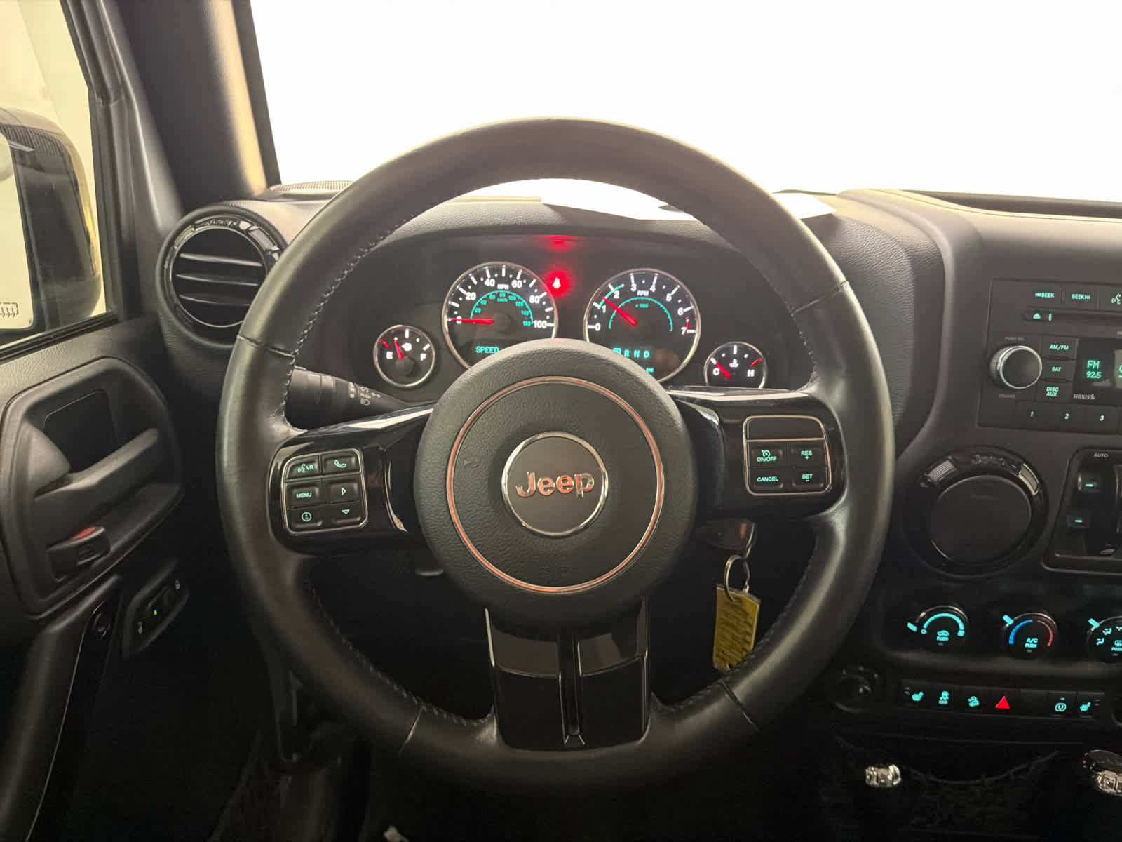 Used 2015 Jeep Wrangler Unlimited Sahara image 17