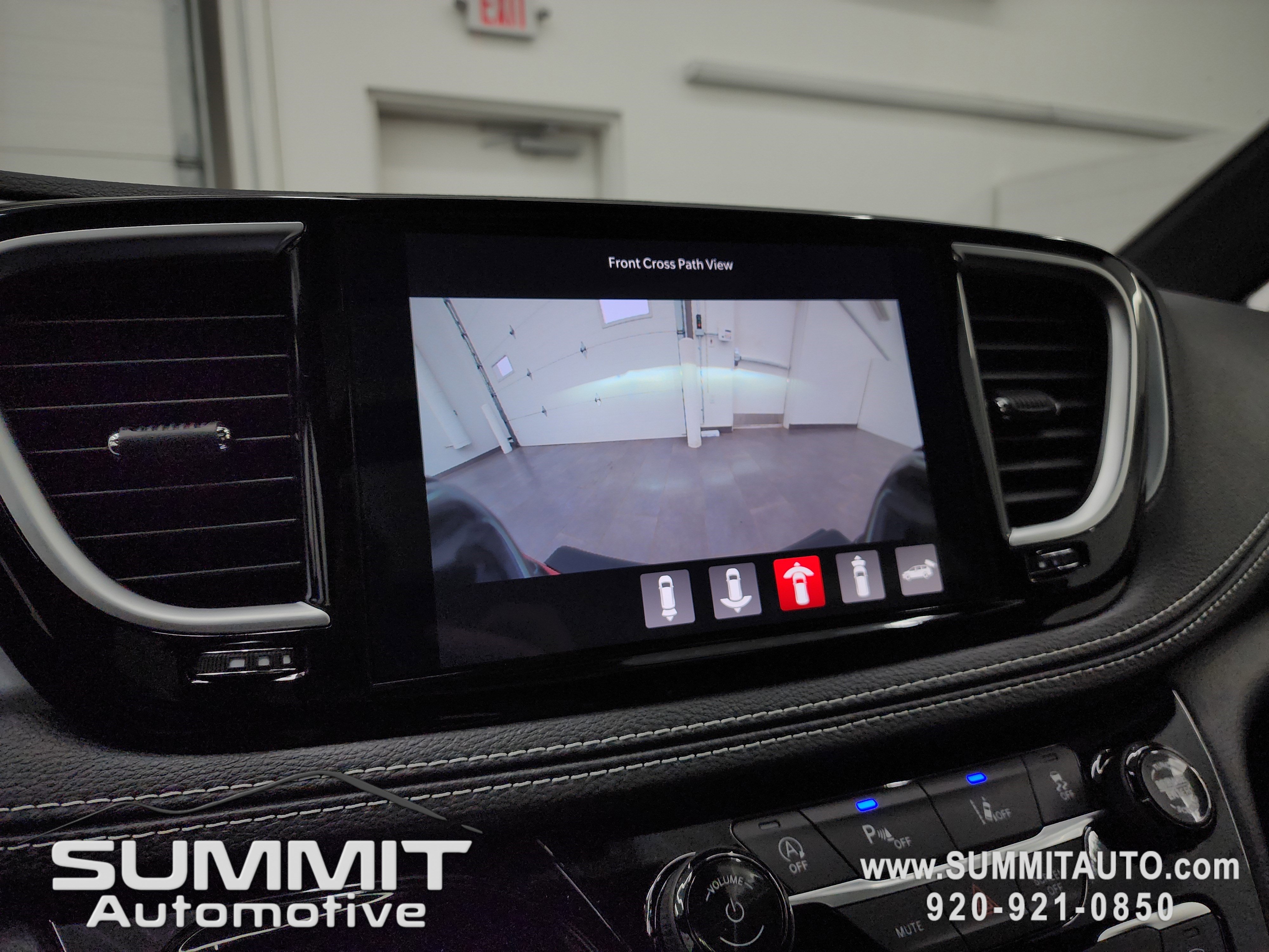 New 2026 Chrysler Pacifica Limited w/ S Appearance Package image 19