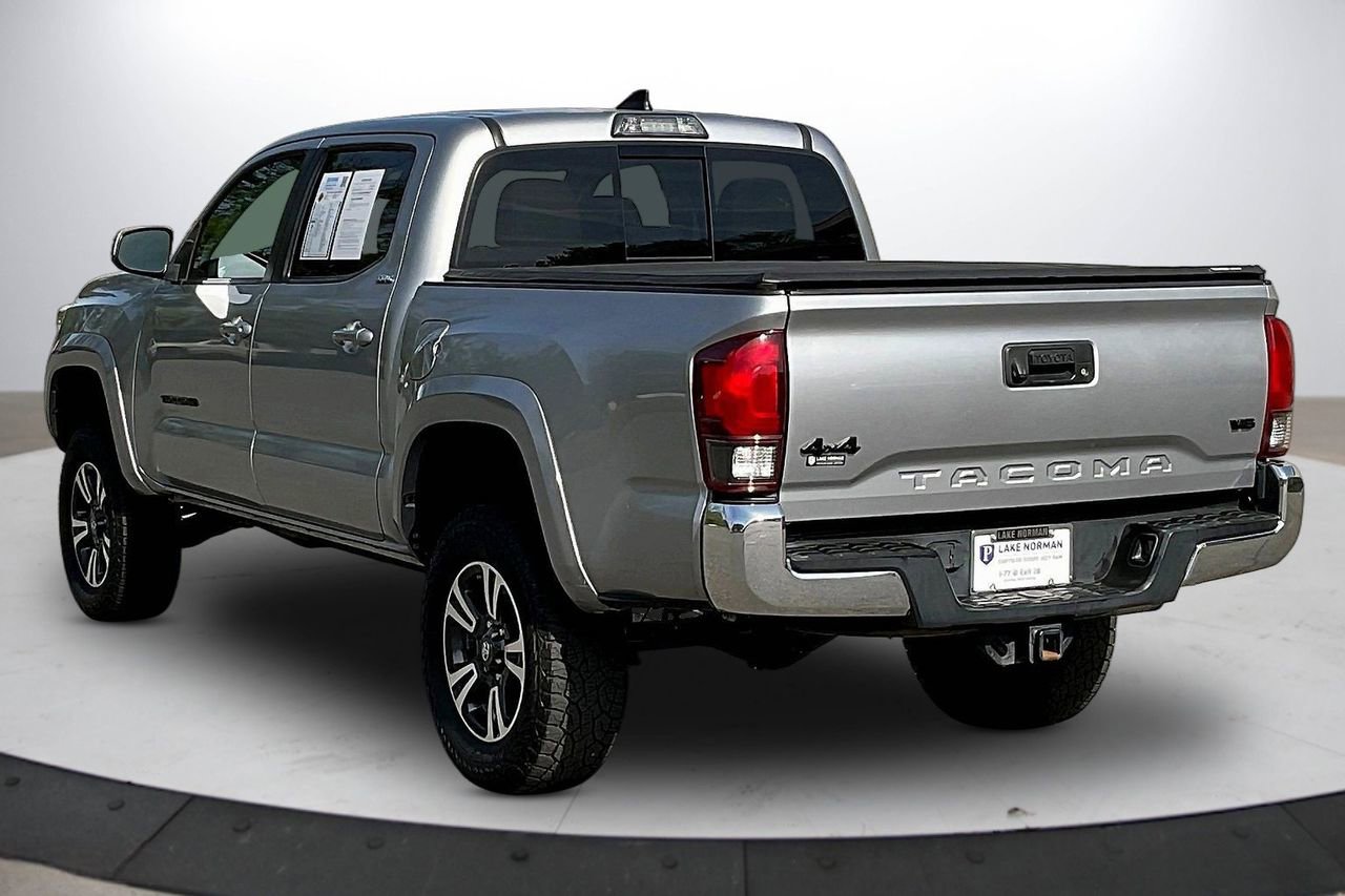Used 2018 Toyota Tacoma SR5 AWD/4WD image 7