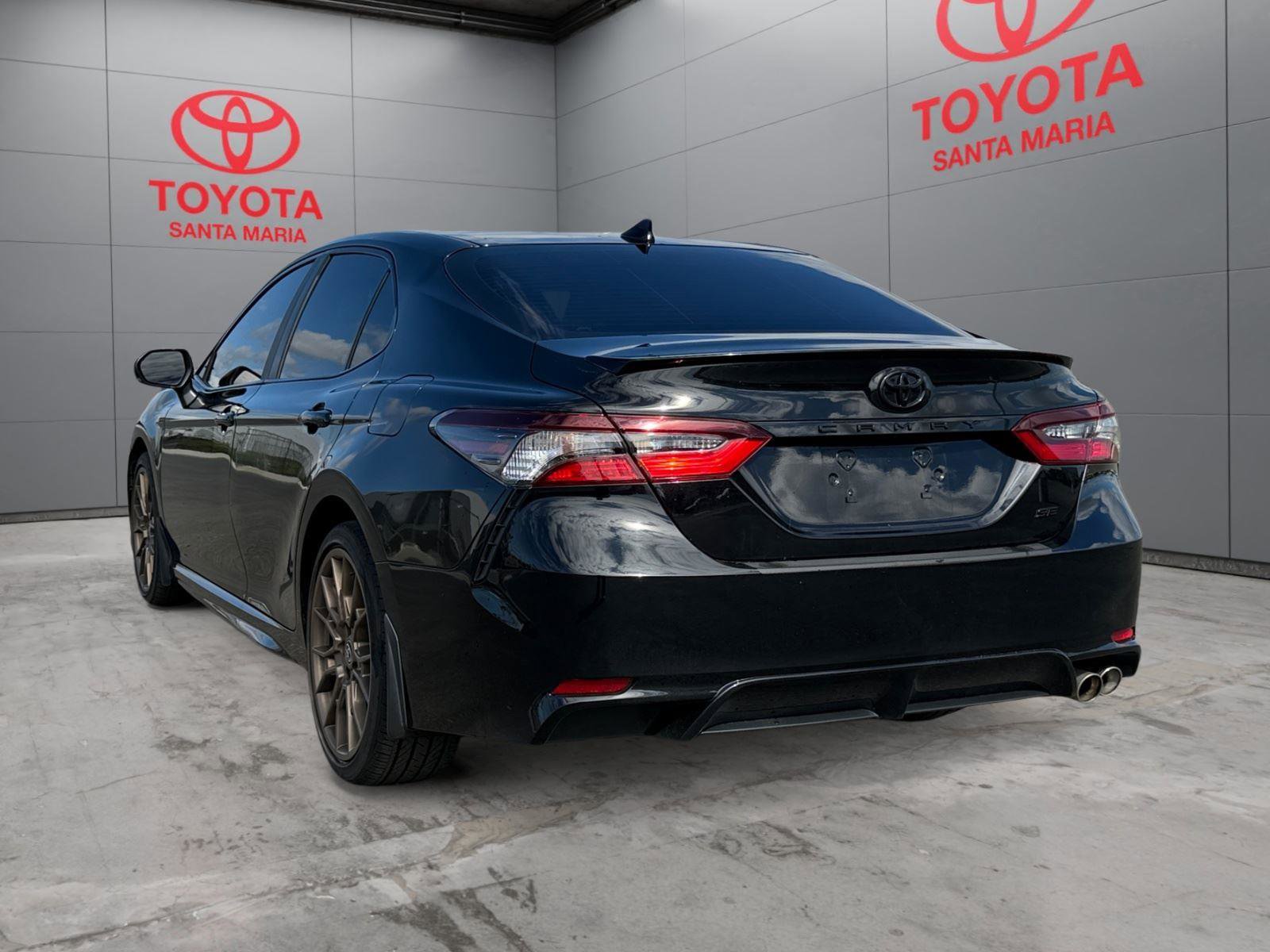 Used 2023 Toyota Camry SE FWD image 2
