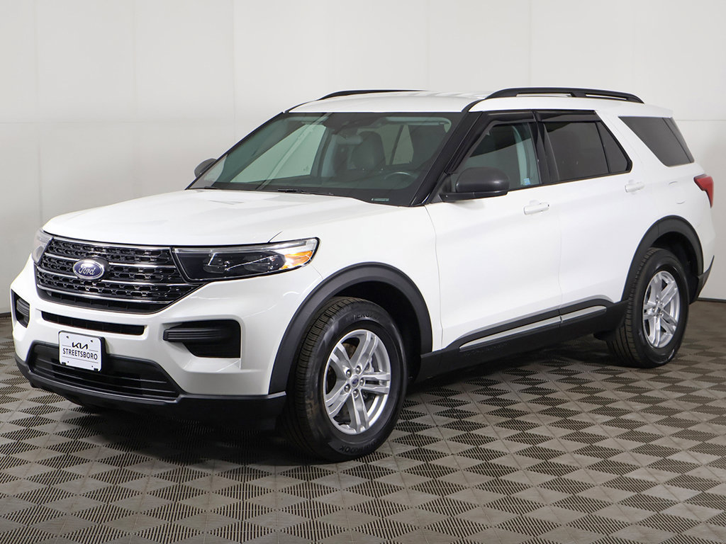 Used 2024 Ford Explorer XLT AWD/4WD image 7