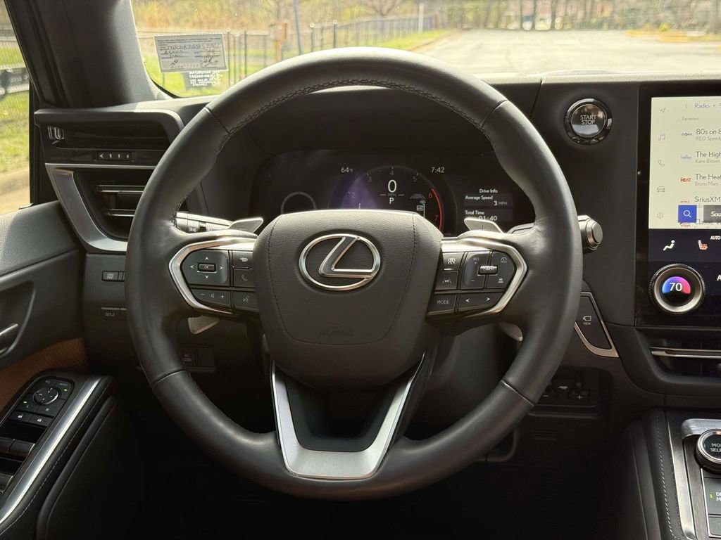 Used 2025 Lexus GX 550 Premium+ w/ Accessory Package (2T) image 9