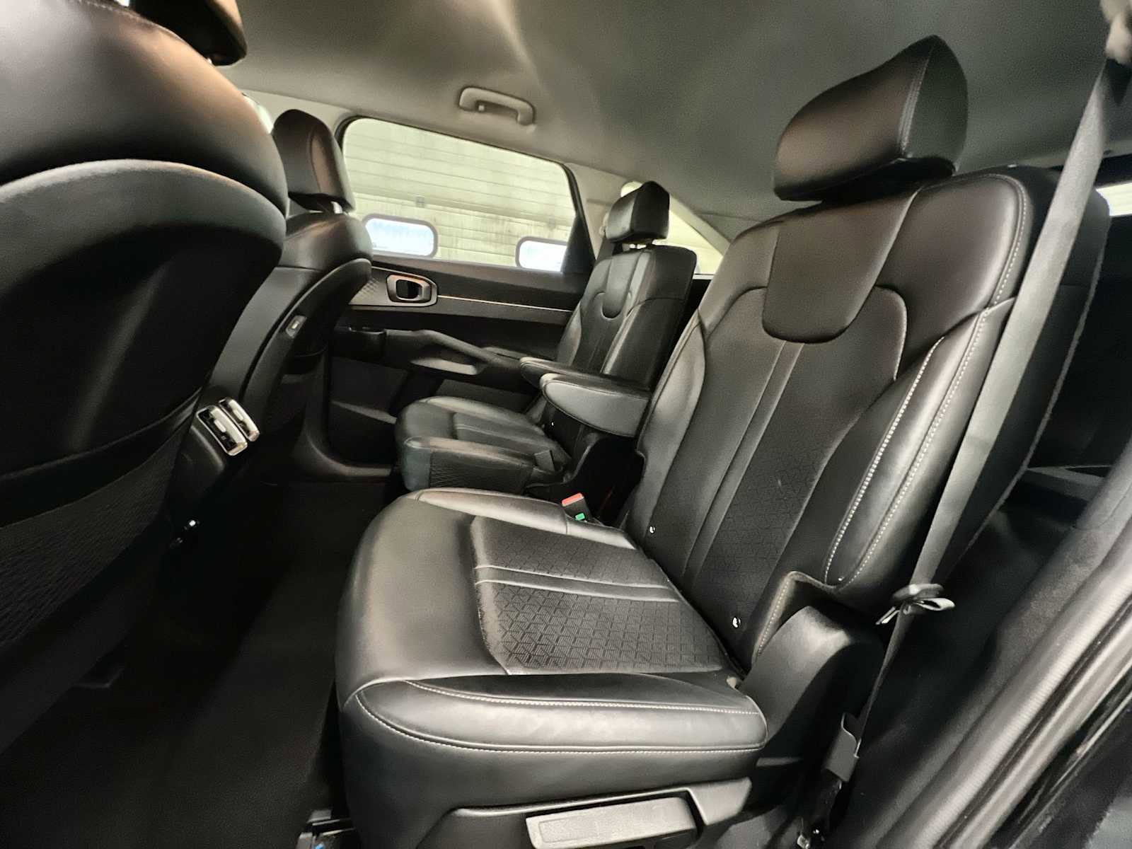 Used 2023 Kia Sorento EX image 24