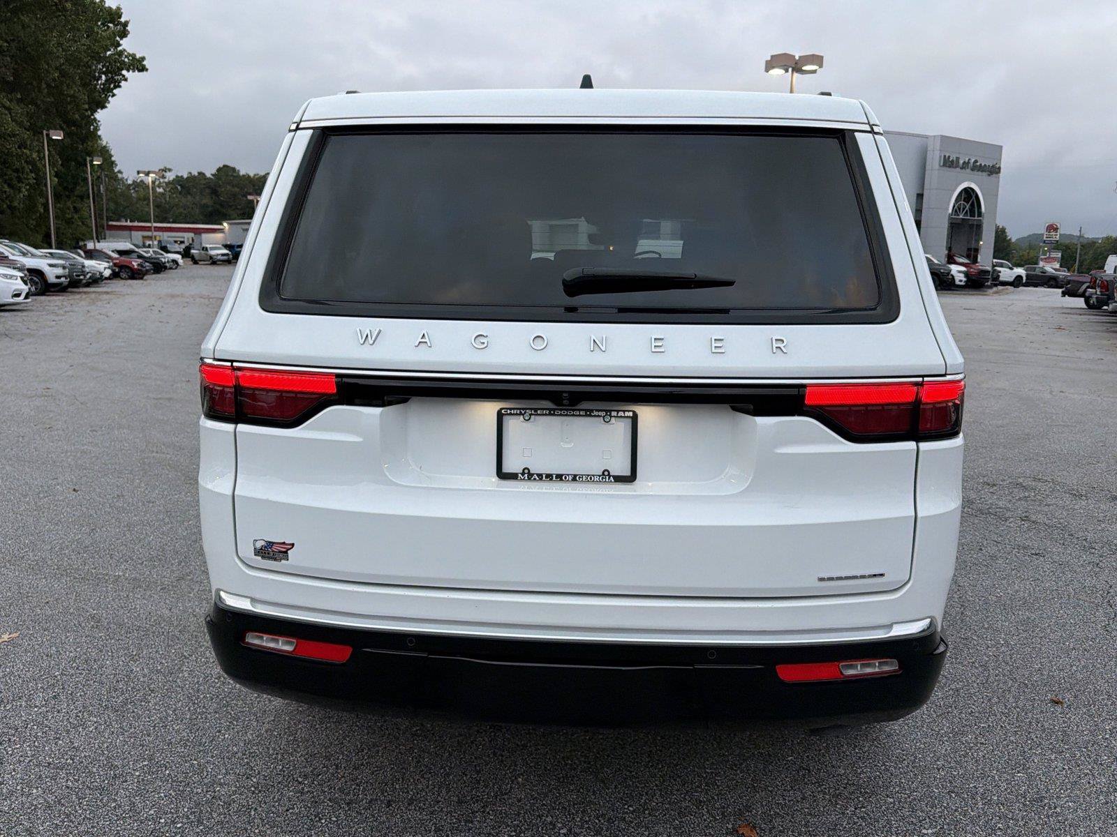 Used 2024 Jeep Wagoneer Series II w/ Flexible Seating Group RWD image 6