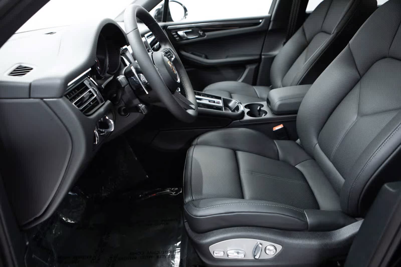 Certified 2026 Porsche Macan image 23