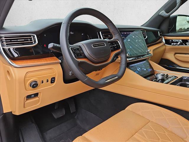 Used 2024 Jeep Grand Wagoneer Series III w/ HD Trailer Tow Package AWD/4WD image 10