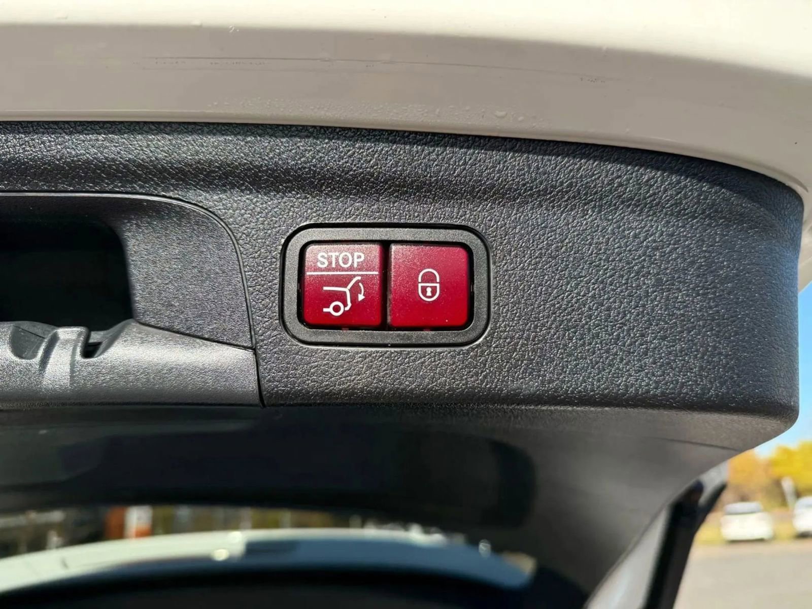 Used 2020 Mercedes-Benz GLE 350 4MATIC image 35