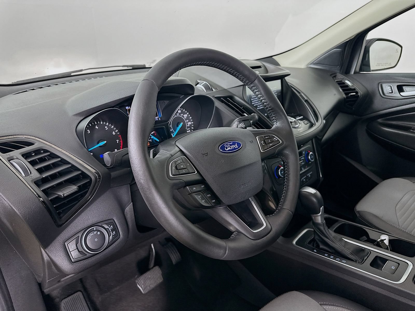 Used 2017 Ford Escape Titanium AWD/4WD image 33