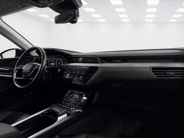 Used 2021 Audi e-tron Premium AWD/4WD image 26