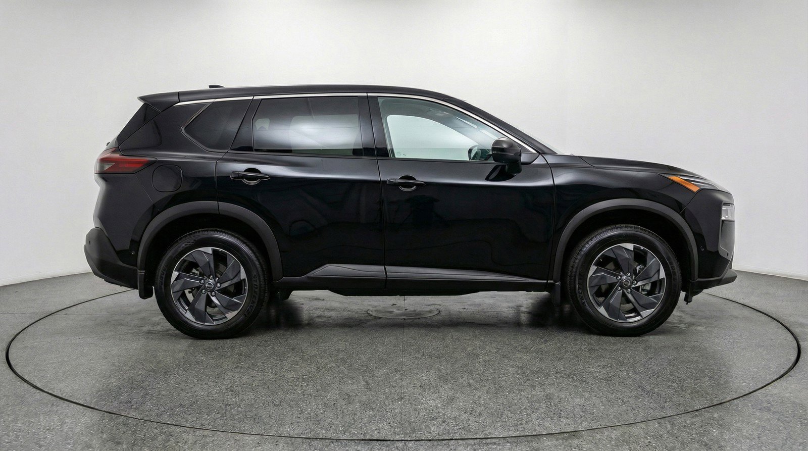 Used 2025 Nissan Rogue SV image 11
