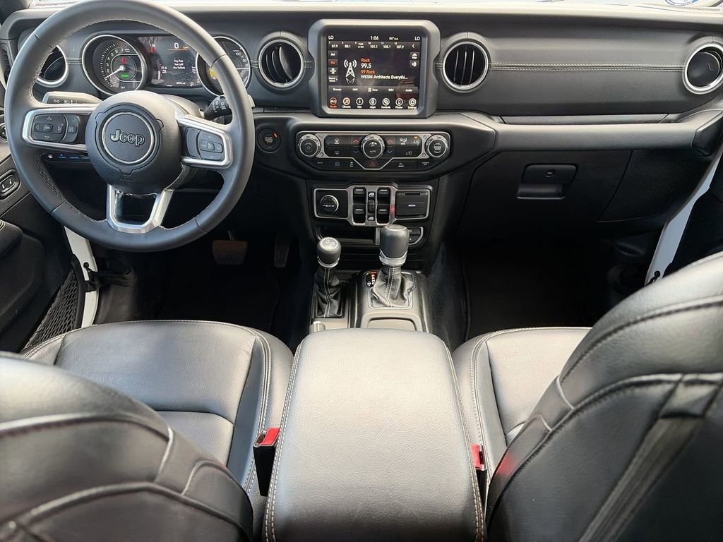 Used 2023 Jeep Wrangler Unlimited Sahara AWD/4WD image 10