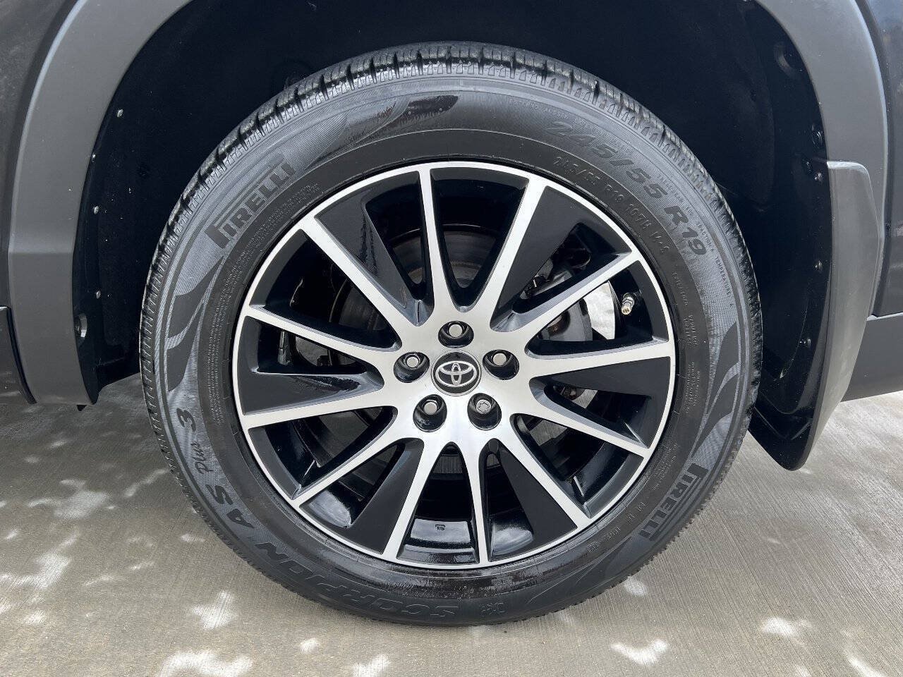 Used 2018 Toyota Highlander SE w/ Protection Package #3 AWD/4WD image 29
