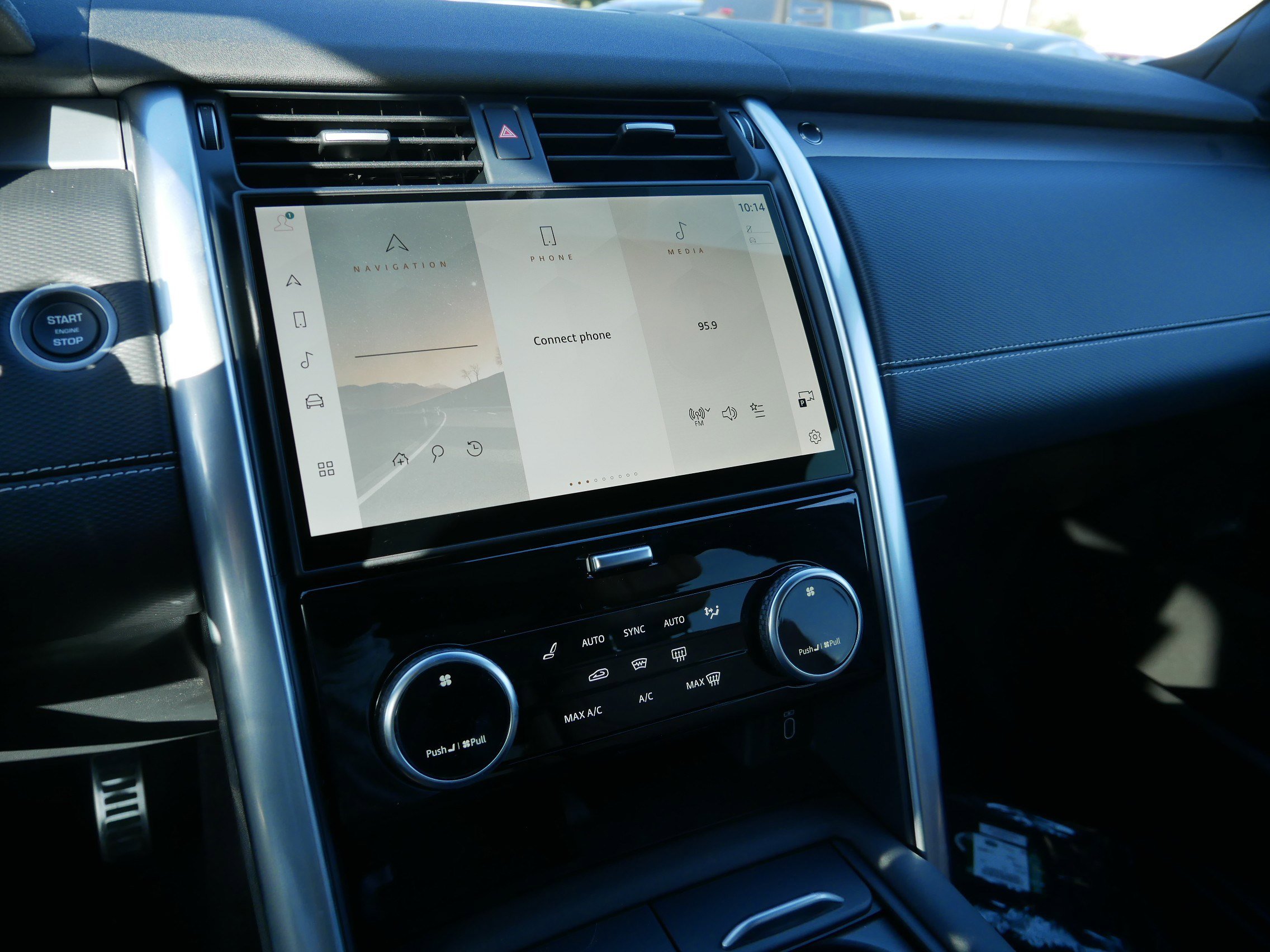 New 2026 Land Rover Discovery Limited Edition image 7