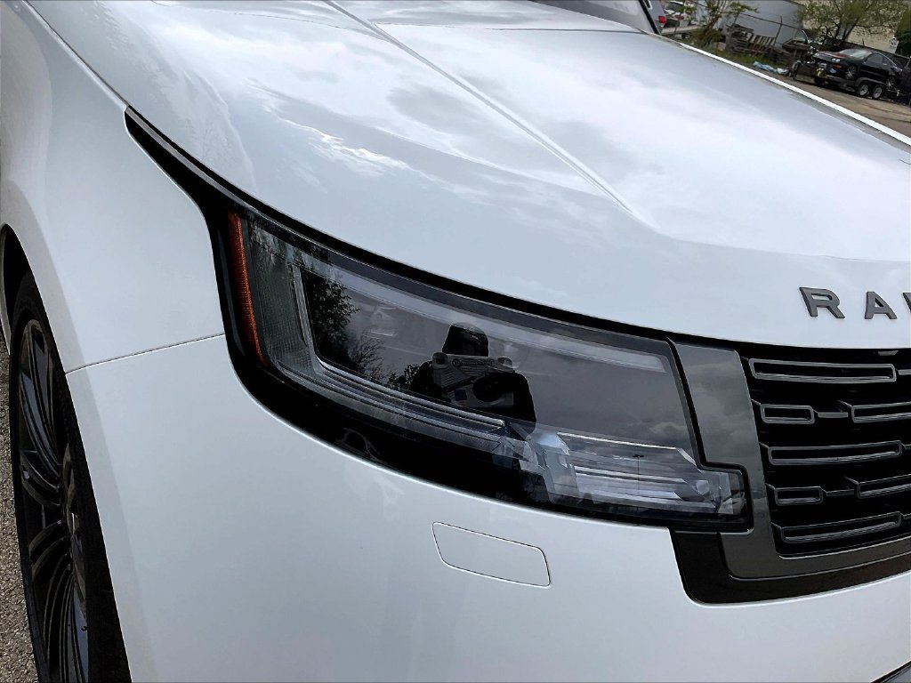 Used 2023 Land Rover Range Rover Long Wheelbase SE AWD/4WD image 32