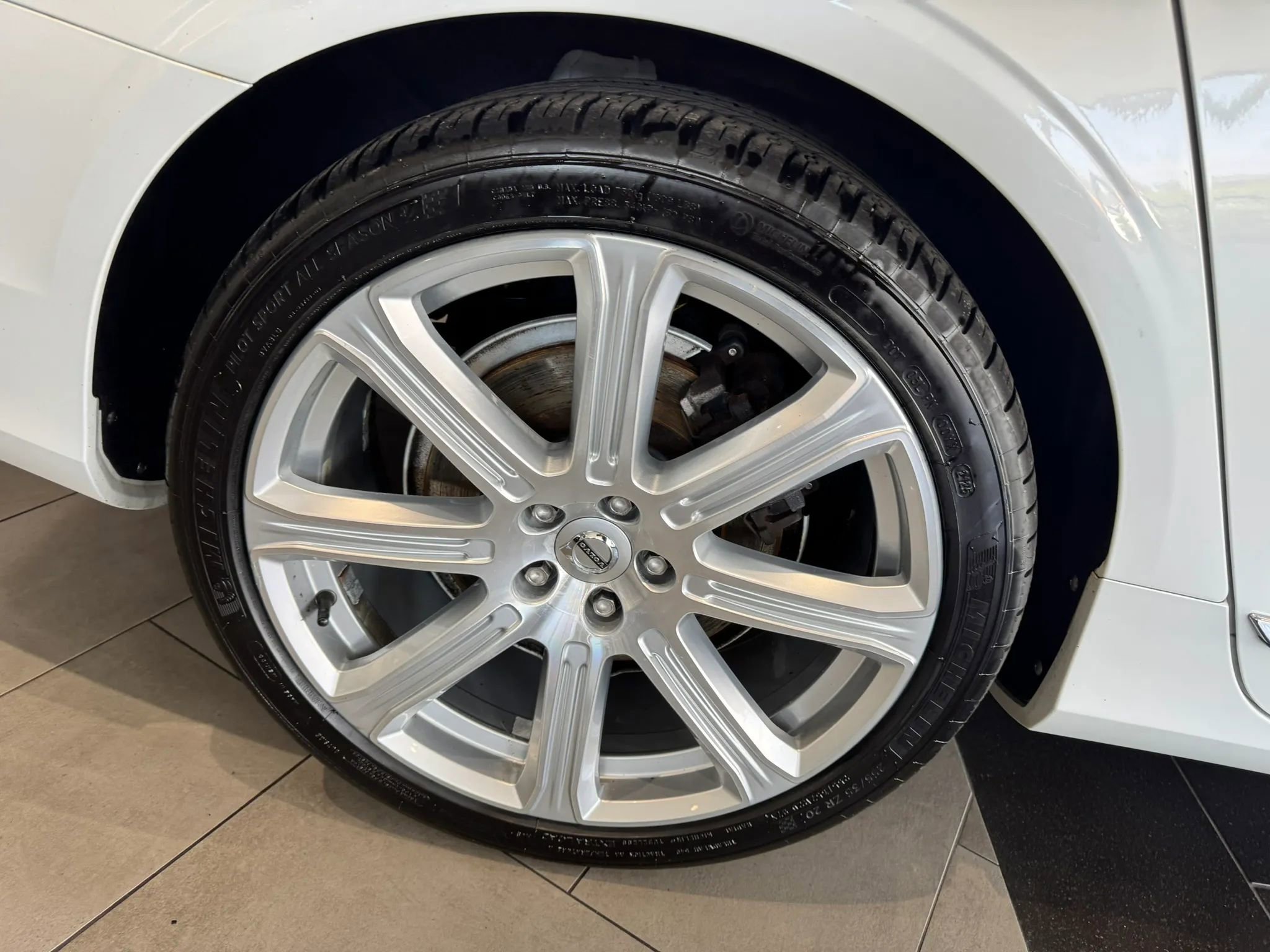 Used 2017 Volvo S90 T6 Inscription w/ Vision Package AWD/4WD image 45