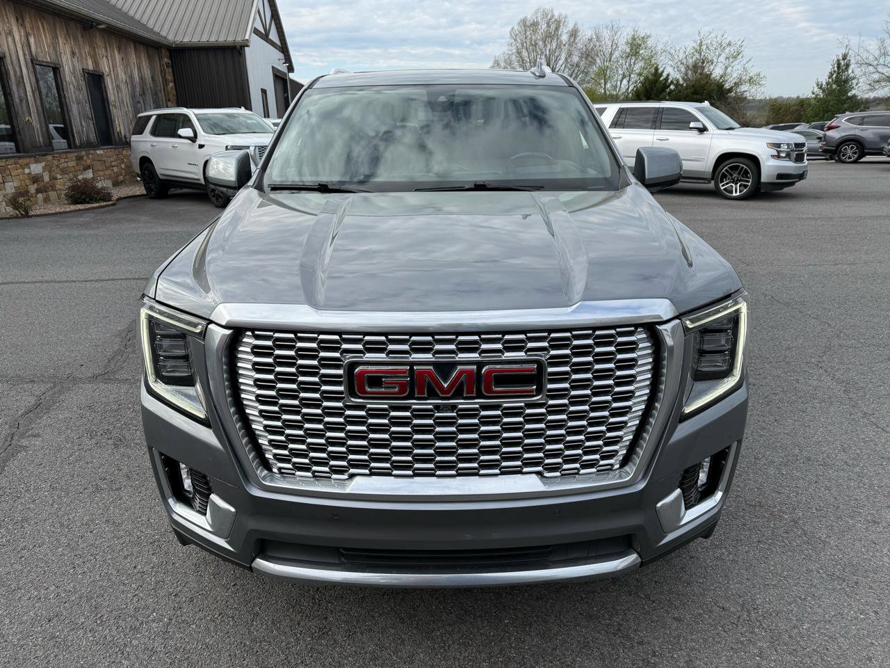 Used 2022 GMC Yukon XL Denali AWD/4WD image 10
