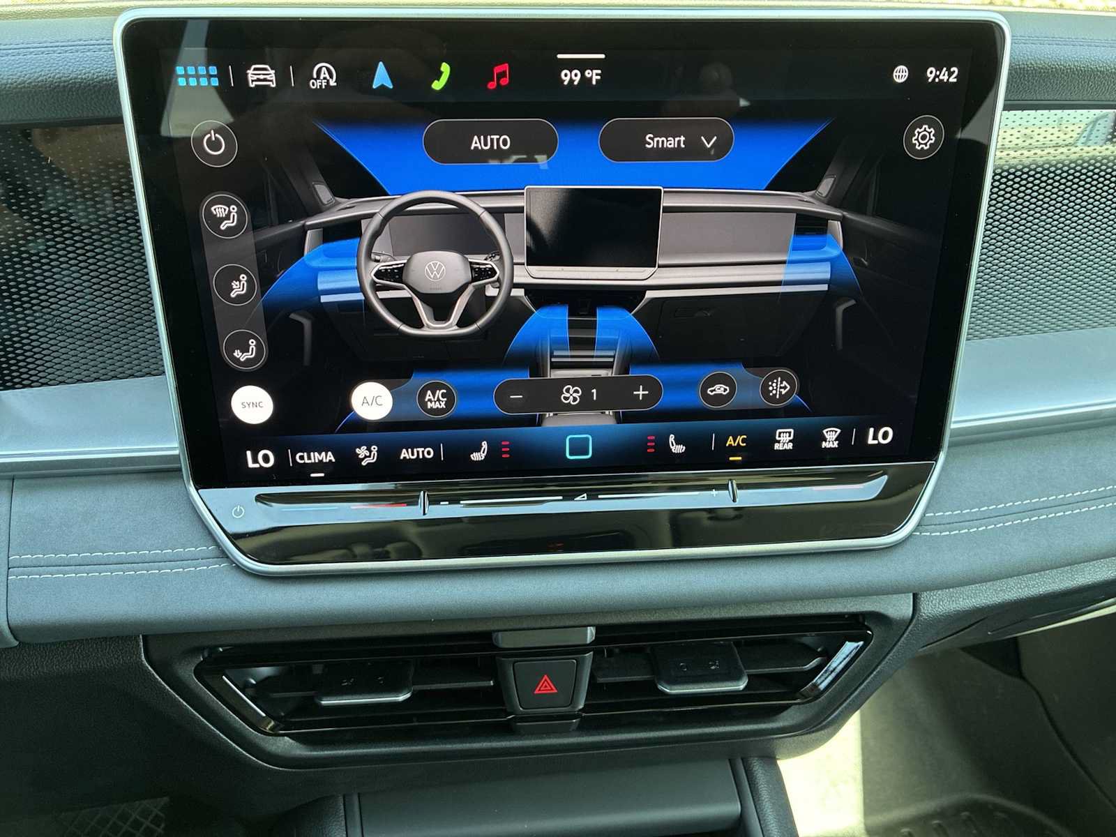 Used 2025 Volkswagen Tiguan SE AWD/4WD image 17