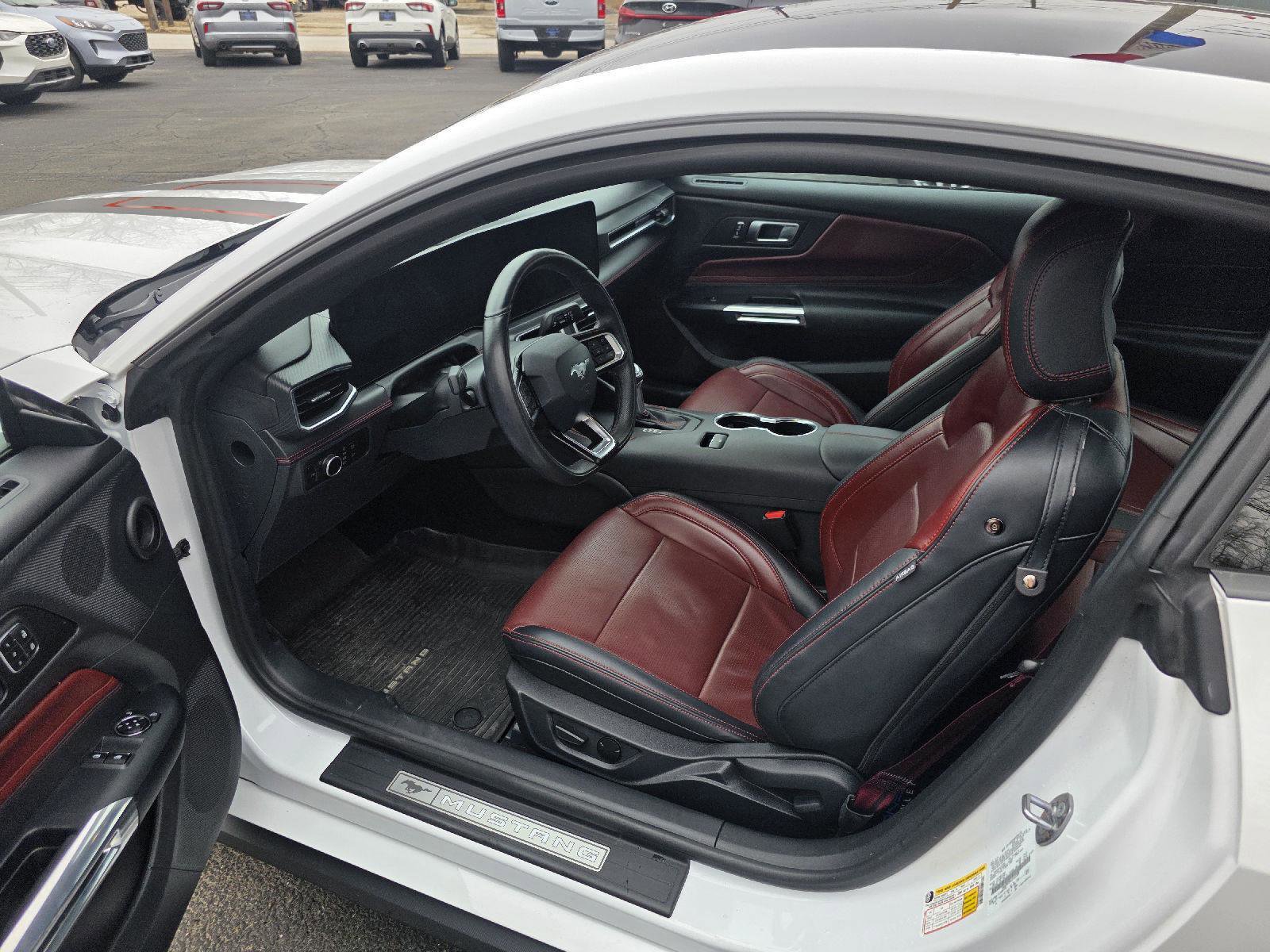 Used 2025 Ford Mustang Premium image 13