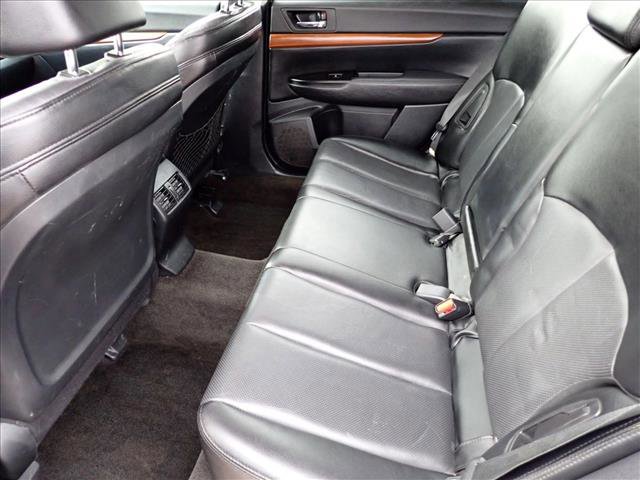 Used 2014 Subaru Outback 2.5i Limited w/ Moonroof Package AWD/4WD image 9