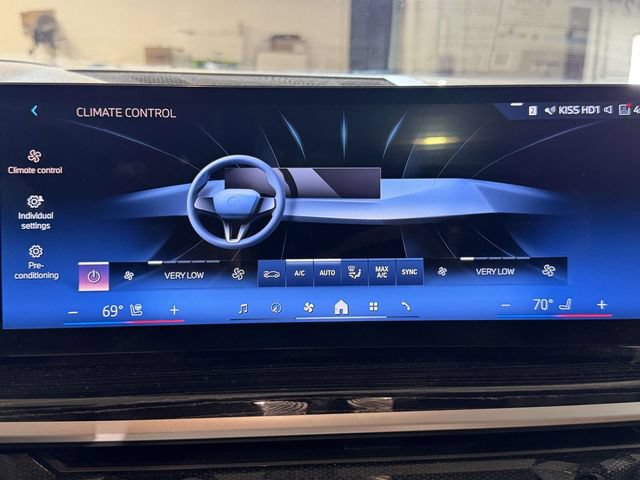 Used 2024 BMW X7 xDrive40i w/ Executive Package AWD/4WD image 29
