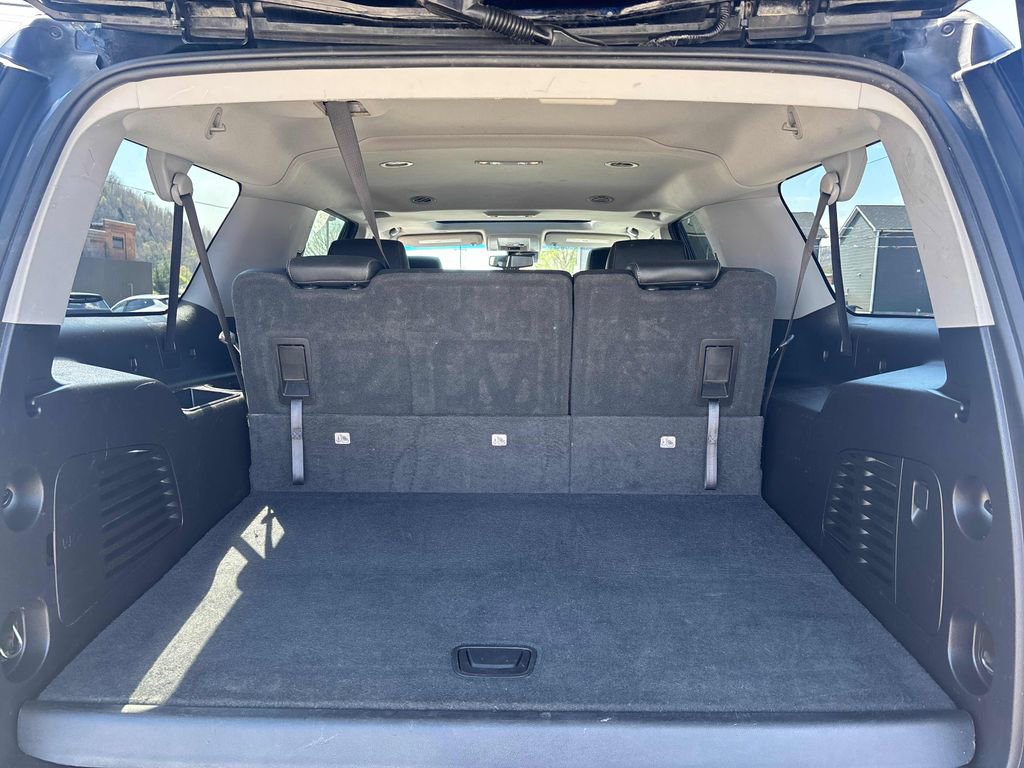 Used 2019 Chevrolet Suburban LT AWD/4WD image 28