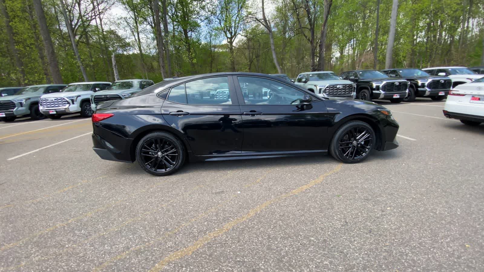 Used 2025 Toyota Camry SE FWD image 10