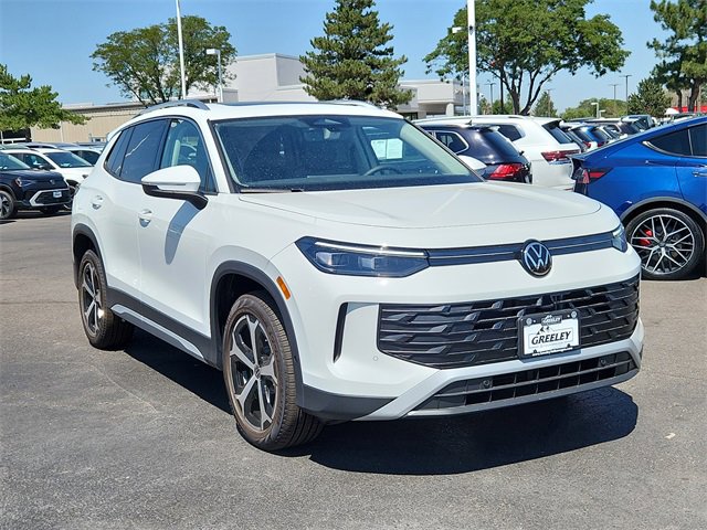 New 2025 Volkswagen Tiguan SE