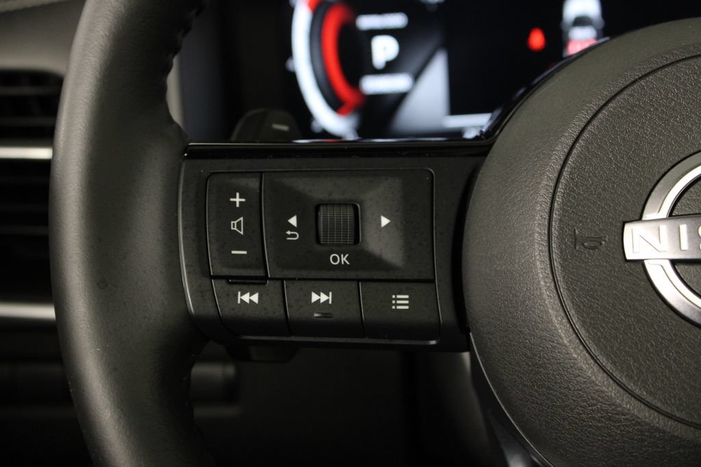 Certified 2023 Nissan Rogue Platinum FWD image 29
