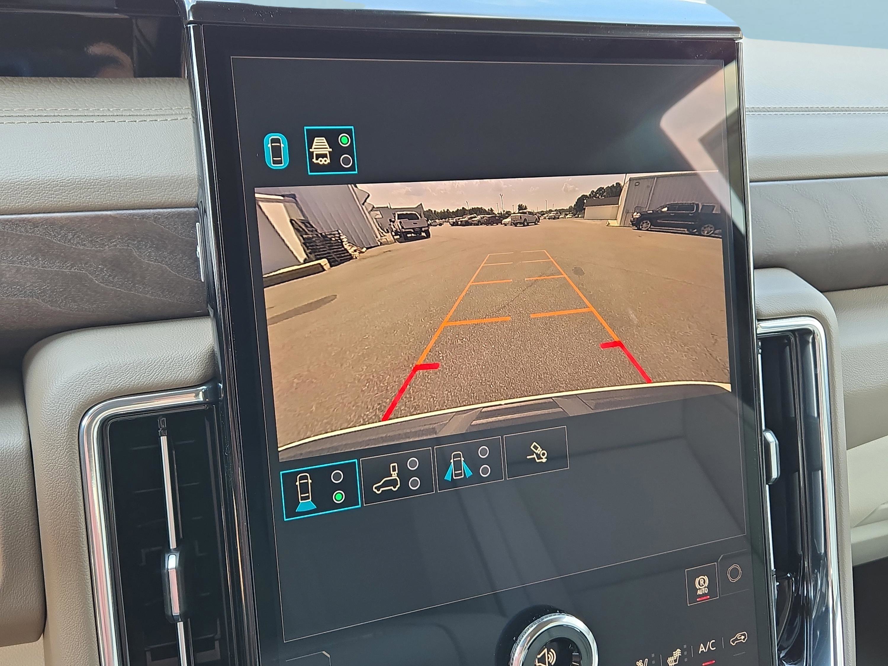 New 2026 GMC Yukon XL Denali w/ Advanced Technology Package image 28