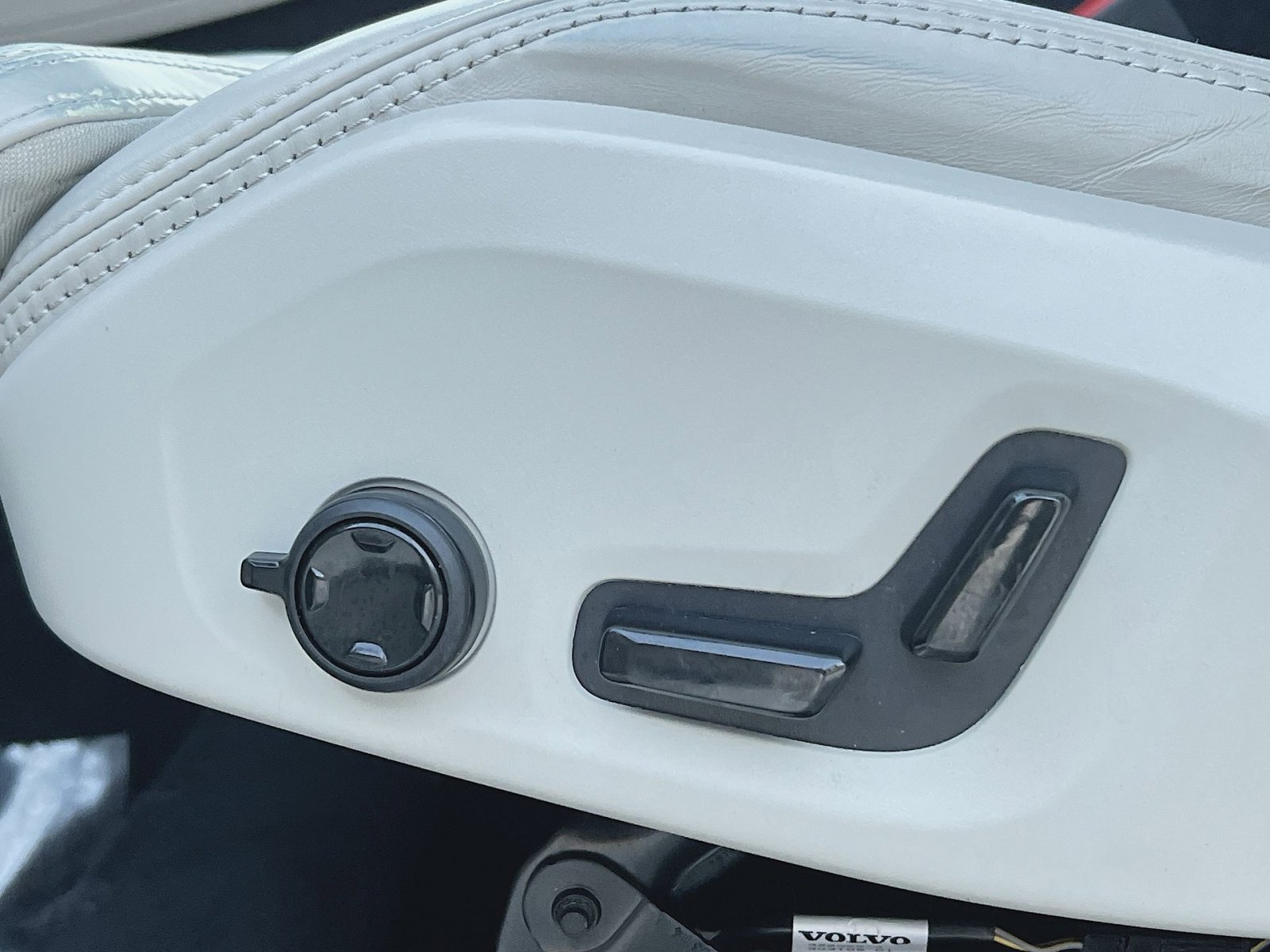 Certified 2023 Volvo XC90 T8 Ultimate image 14