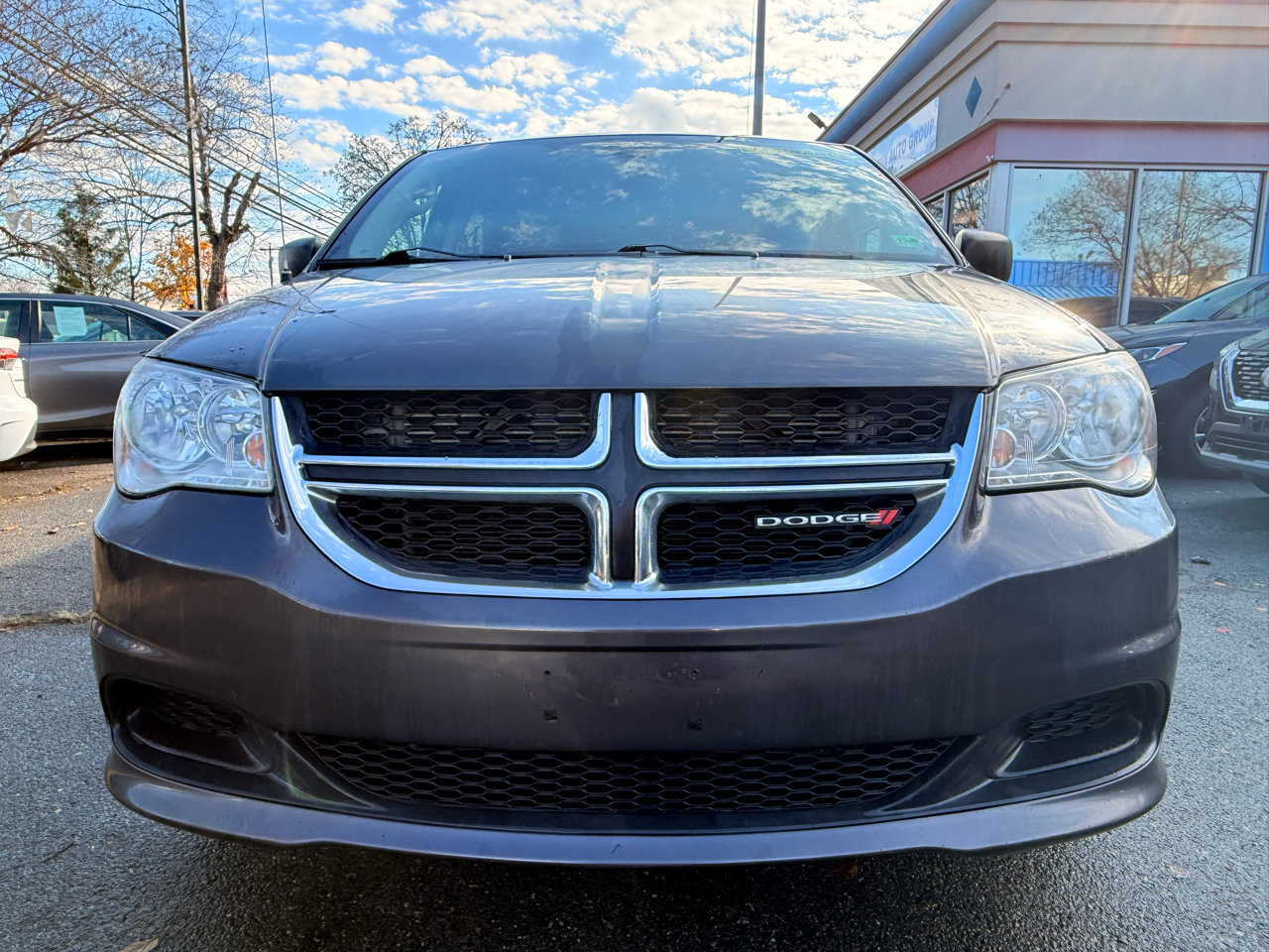 Used 2019 Dodge Grand Caravan SE w/ UConnect Hands-Free Group image 13