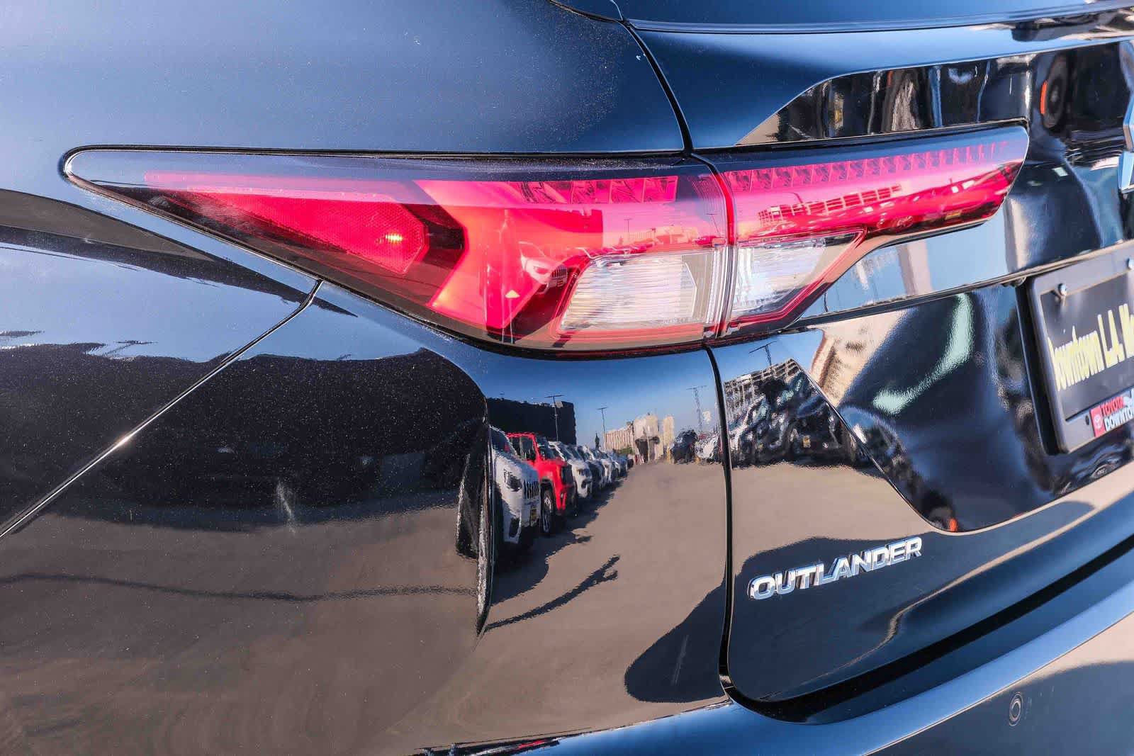 Used 2024 Mitsubishi Outlander SE AWD/4WD image 7