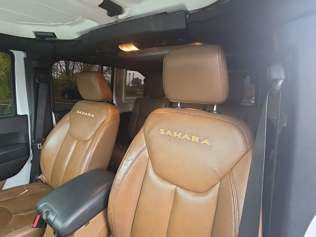 Used 2014 Jeep Wrangler Unlimited Sahara w/ Connectivity Group image 15