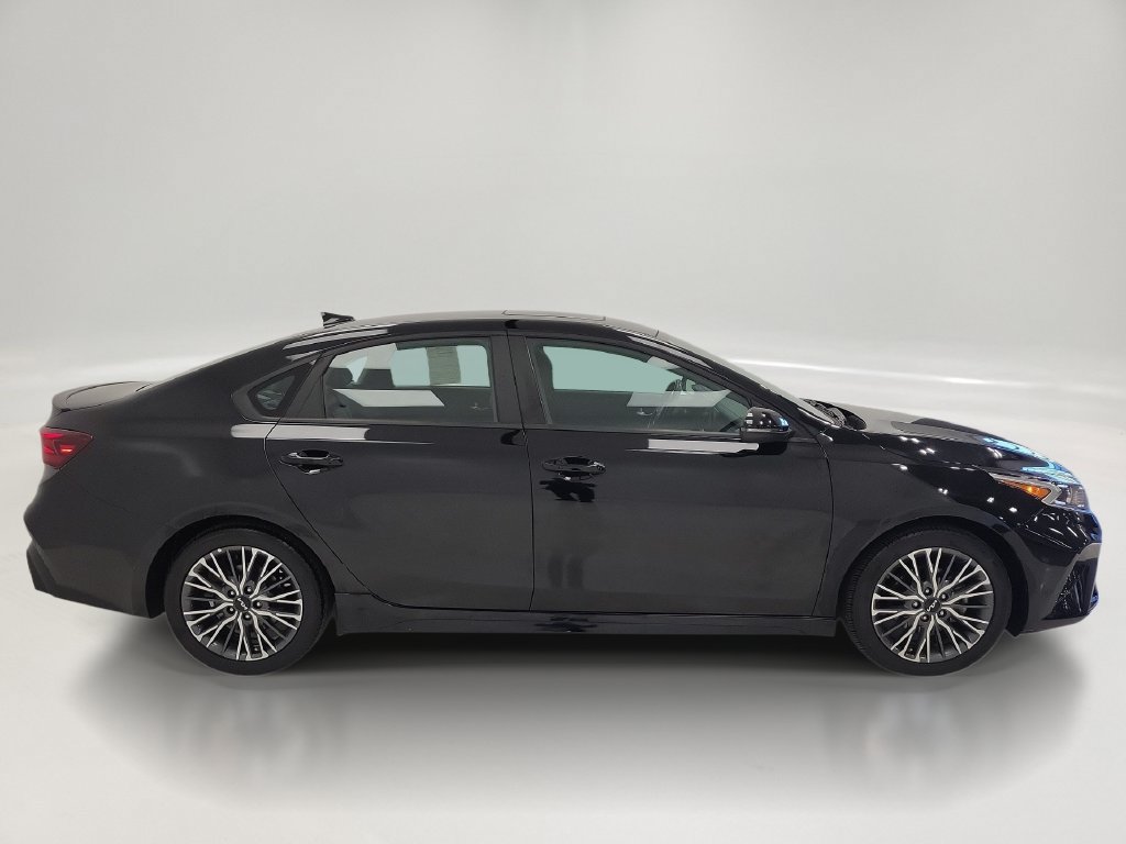 Used 2024 Kia Forte GT-Line w/ GT-Line Premium Package FWD image 4