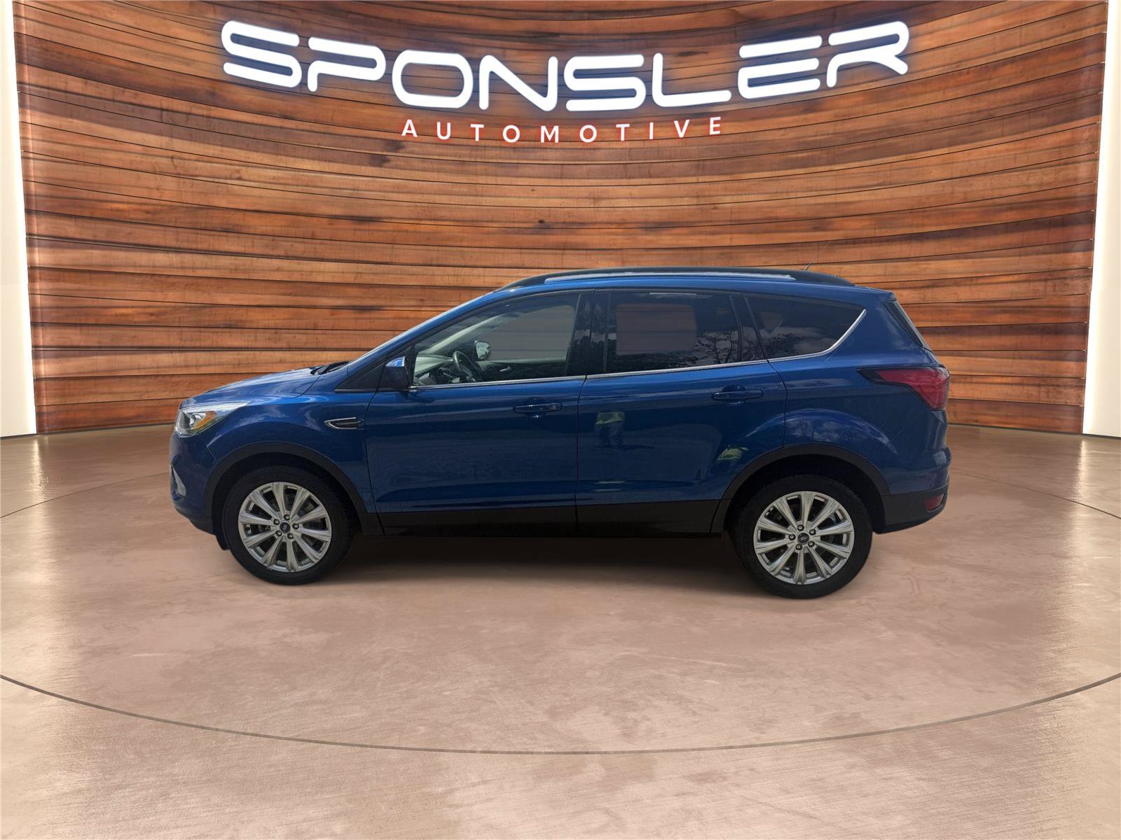 Used 2019 Ford Escape SEL AWD/4WD image 2