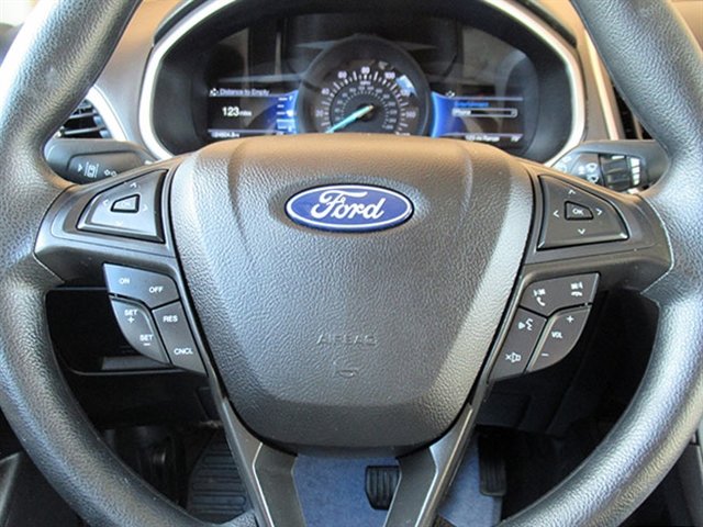 Used 2021 Ford Edge SE image 19
