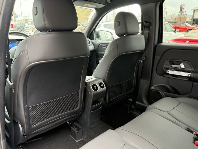 Used 2025 Mercedes-Benz GLB 250 4MATIC image 32
